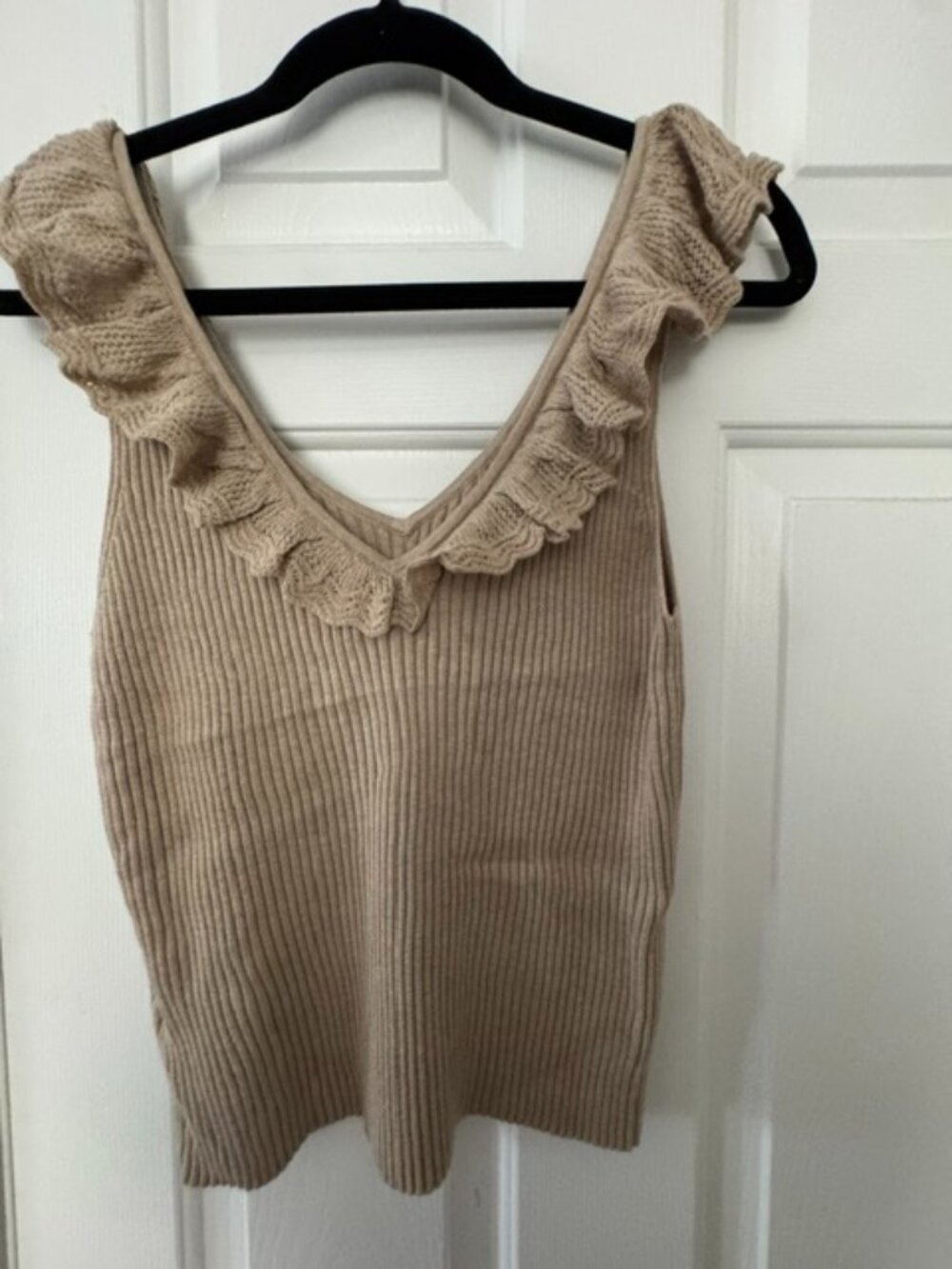 GAP RUFFLE RIB SWEATER TANK TOP